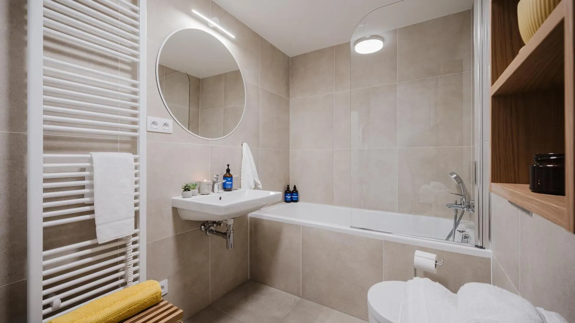 Prague Days - Apartments With Garage And Balcony In Smichov City 0*,