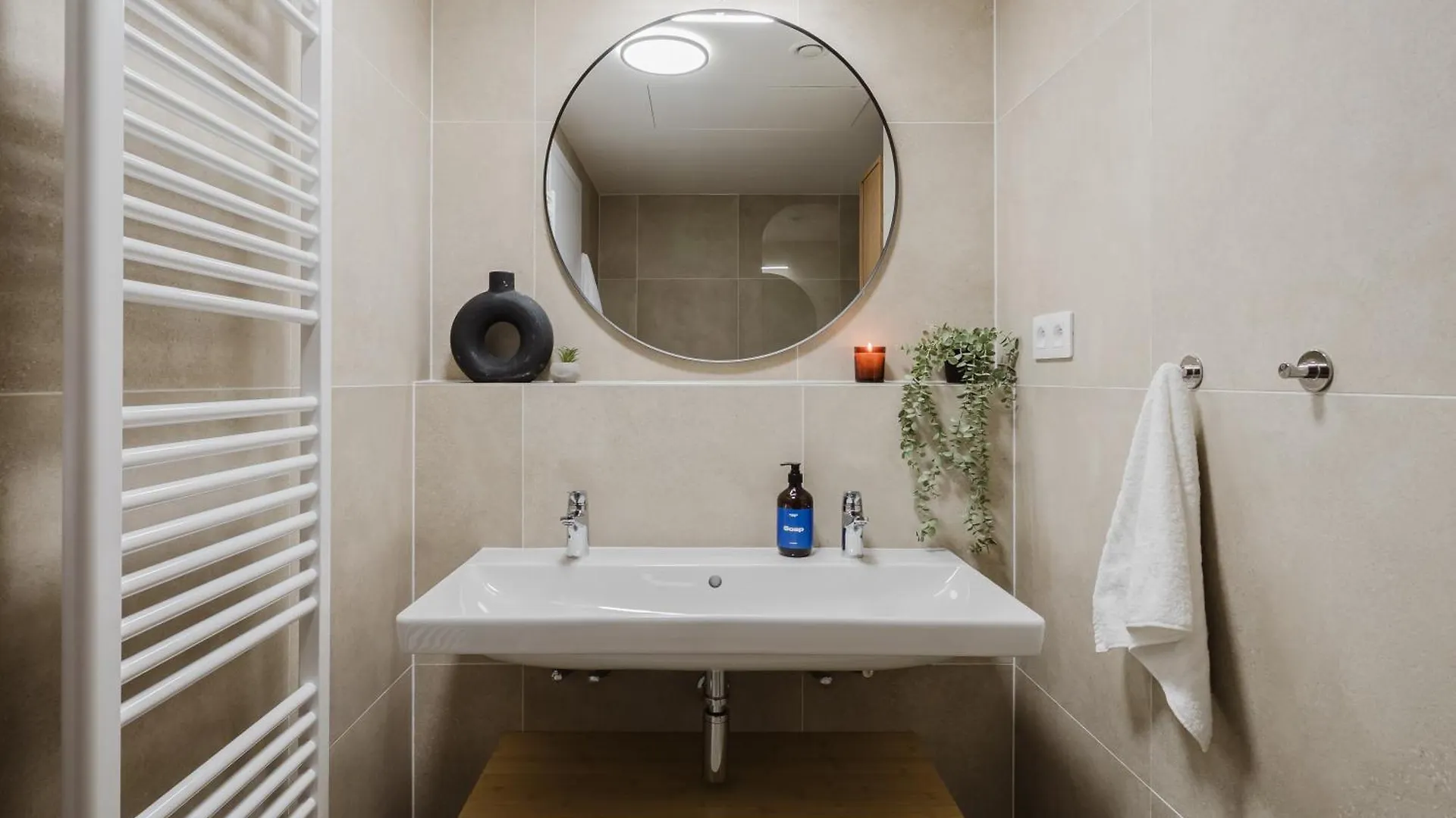 Prague Days - Apartments With Garage And Balcony In Smichov City