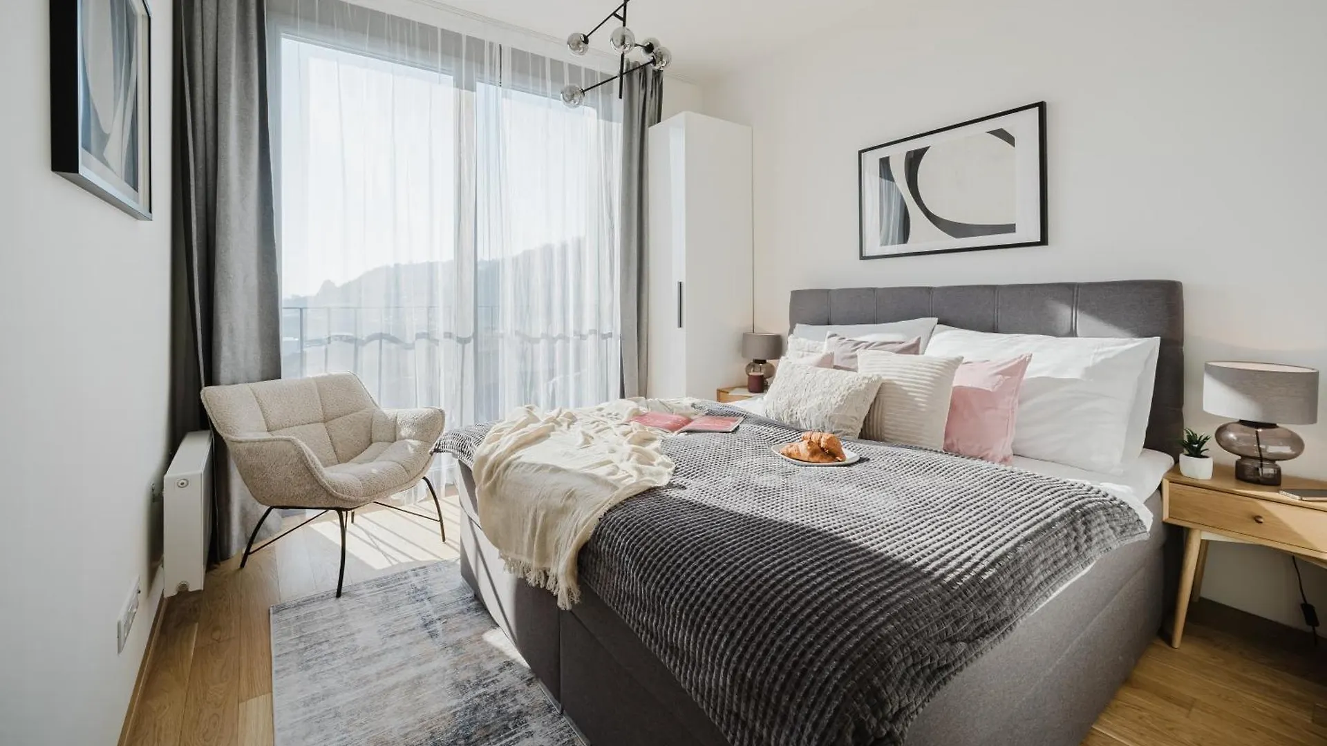 Prague Days - Apartments With Garage And Balcony In Smichov City